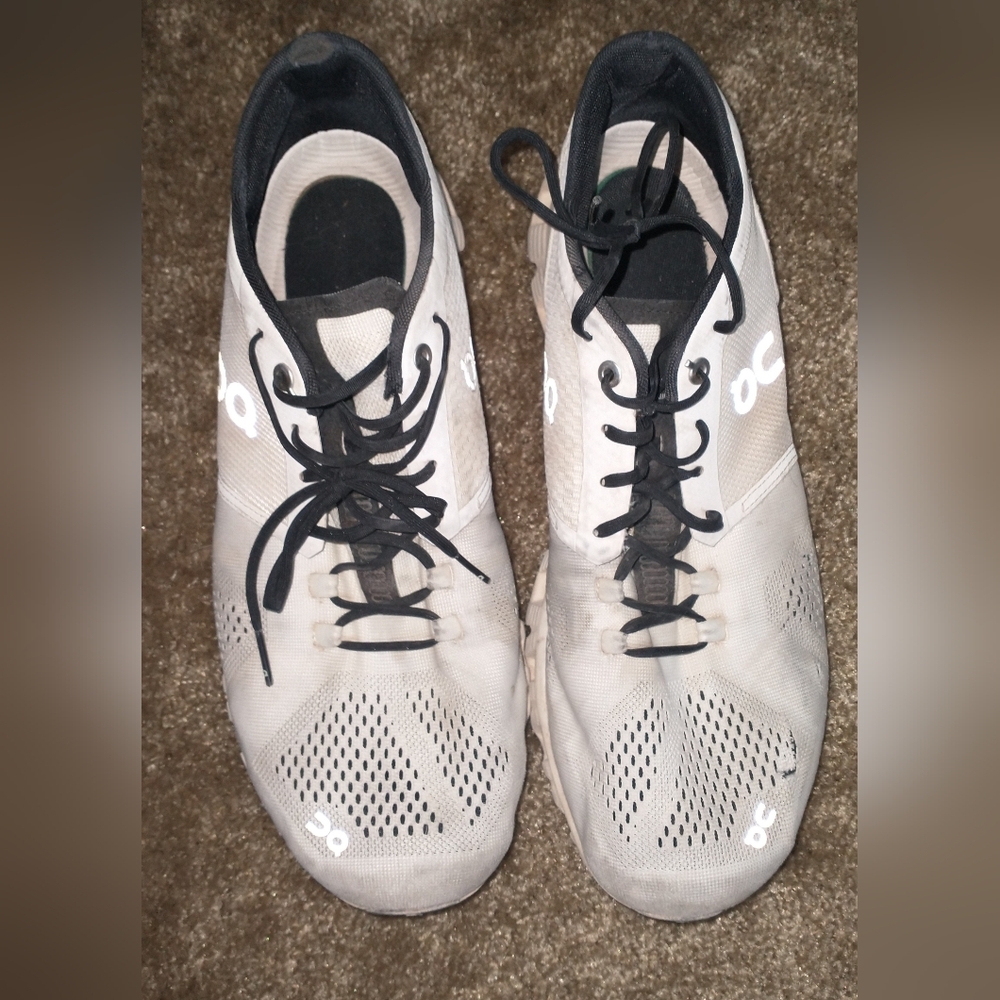On Running Men's Cream and Black Athletic Shoes Size 11